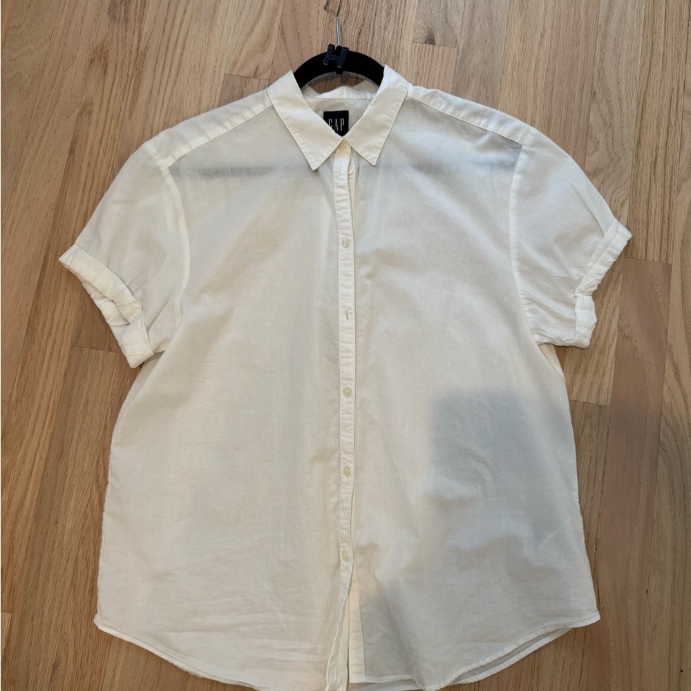 GAP - Classic White Short Sleeve Shirt